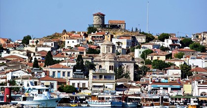 Ayvalık Gezilecek Yerler: Kiralık Araba ile Ayvalık Gezilecek Parklar ve Tarihi Yerler