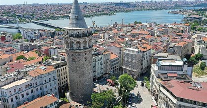 Beyoğlu Gezilecek Yerler: Kiralık Araba ile Beyoğlu Gezilecek Parklar ve Tarihi Yerler