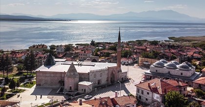 Beyşehir Gezilecek Yerler: Kiralık Araba ile Beyşehir Gezilecek Parklar ve Tarihi Yerler