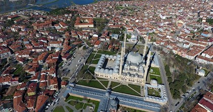 Edirne Gezilecek Yerler: Kiralık Araba ile Edirne Gezilecek Parklar ve Tarihi Yerler