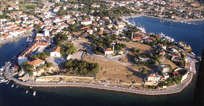 Foça Gezilecek Yerler: Kiralık Araba ile Foça Gezilecek Parklar ve Tarihi Yerler