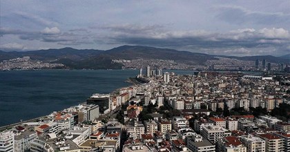 İzmir Gezilecek Yerler: Kiralık Araba ile İzmir Gezilecek Parklar ve Tarihi Yerler