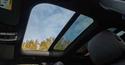 Sunroof Nedir, Ne Demek? Arabada Sunroof Ne Anlama Gelir?