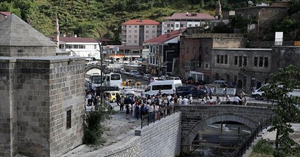 Tatvan Gezilecek Yerler: Kiralık Araba ile Tatvan Gezilecek Parklar ve Tarihi Yerler