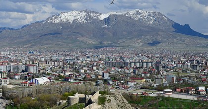 Van Gezilecek Yerler: Kiralık Araba ile Van Gezilecek Parklar ve Tarihi Yerler